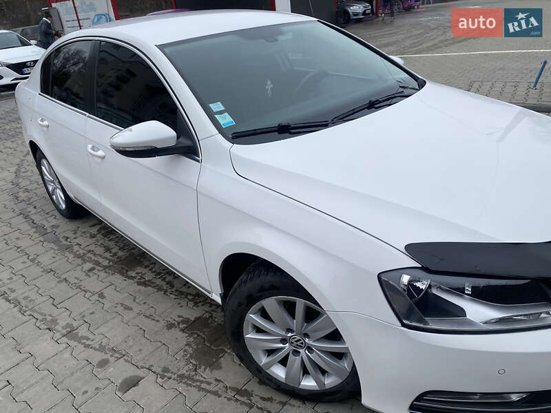 Седан Volkswagen Passat 2014 в Черновцах