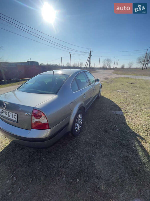 Седан Volkswagen Passat 2003 в Запоріжжі