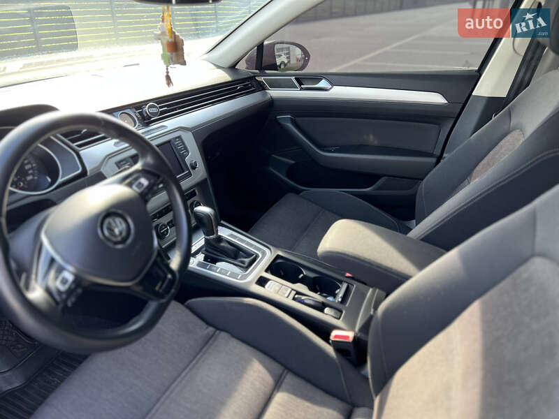 Универсал Volkswagen Passat 2015 в Мукачево