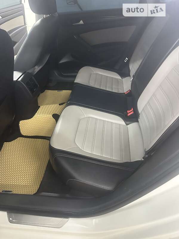 Седан Volkswagen Passat 2015 в Новой Водолаге