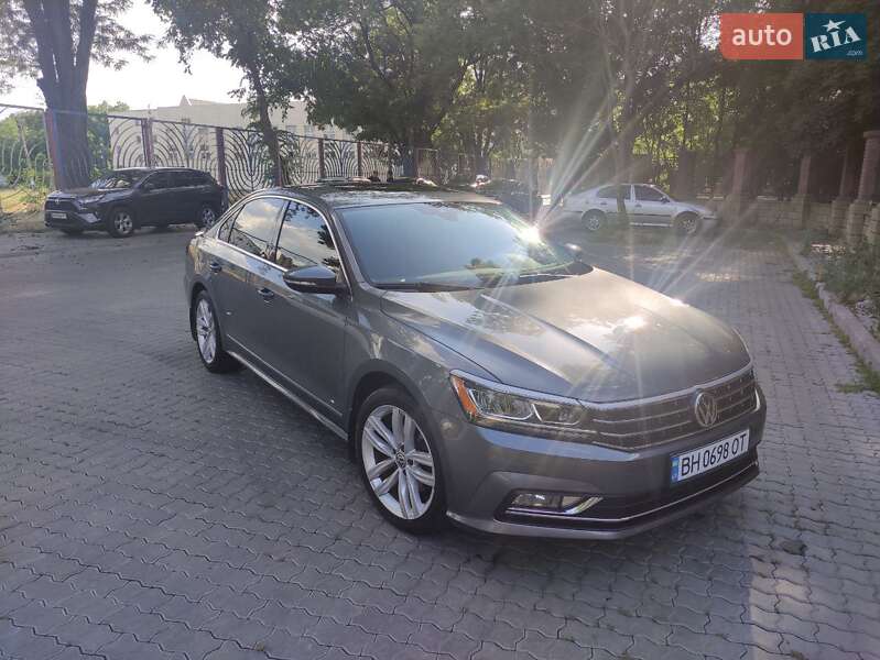Седан Volkswagen Passat 2018 в Одесі