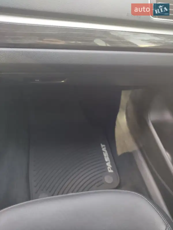 Volkswagen Passat 2018 VIN 1VWCA7A33JC044678 фото оголошення 30 з 79