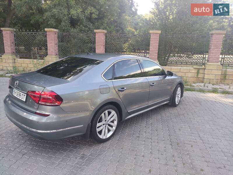 Седан Volkswagen Passat 2018 в Одесі
