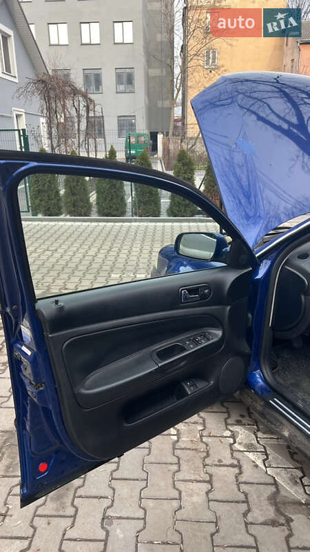 Універсал Volkswagen Passat 2001 в Чернівцях