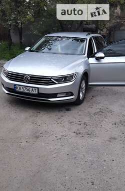 Универсал Volkswagen Passat 2015 в Киеве