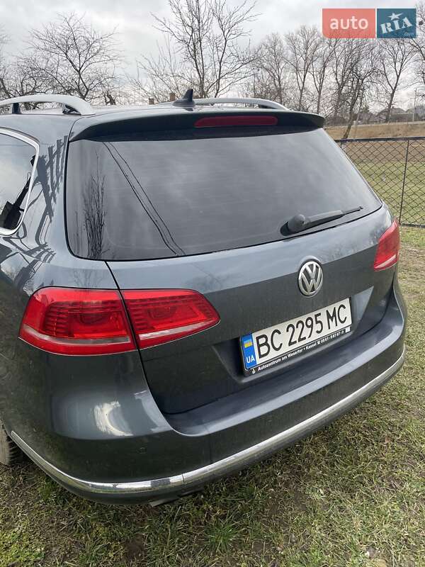 Універсал Volkswagen Passat 2012 в Самборі