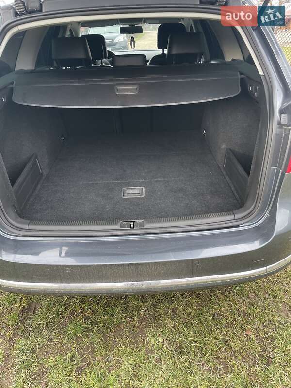 Універсал Volkswagen Passat 2012 в Самборі