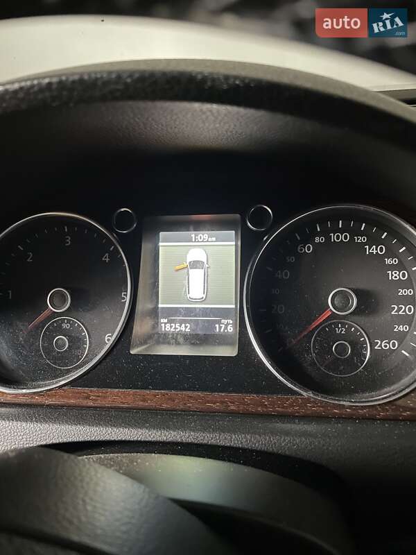 Універсал Volkswagen Passat 2012 в Самборі