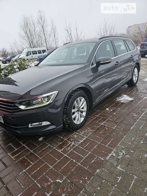 Универсал Volkswagen Passat 2015 в Золотоноше
