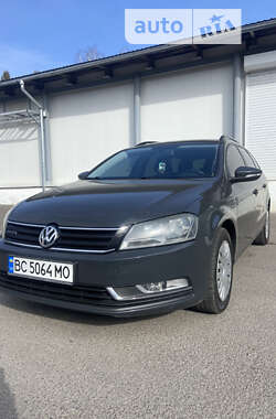 Універсал Volkswagen Passat 2012 в Львові