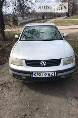 Седан Volkswagen Passat 1999 в Первомайске