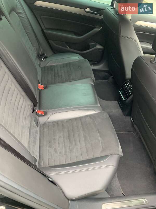 Универсал Volkswagen Passat 2017 в Киеве