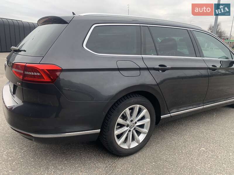 Универсал Volkswagen Passat 2017 в Киеве