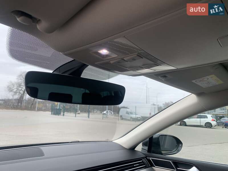 Универсал Volkswagen Passat 2017 в Киеве