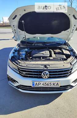 Седан Volkswagen Passat 2016 в Запорожье