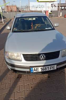Седан Volkswagen Passat 1999 в Кривом Роге