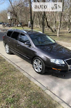 Универсал Volkswagen Passat 2010 в 