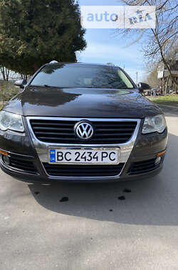 Универсал Volkswagen Passat 2010 в 