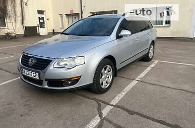 Универсал Volkswagen Passat 2009 в Киеве