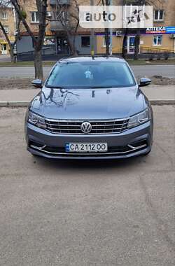 Седан Volkswagen Passat 2017 в Черкассах