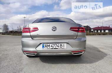 Седан Volkswagen Passat 2016 в Коростені