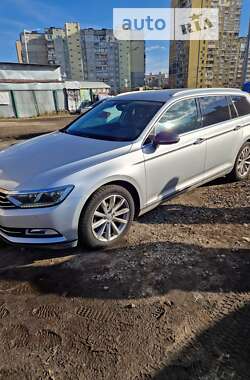 Универсал Volkswagen Passat 2016 в Киеве