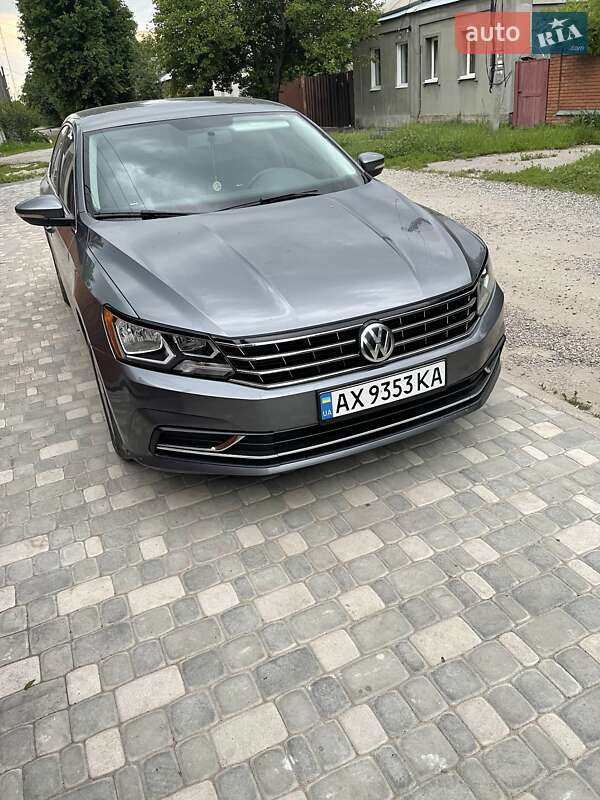 Седан Volkswagen Passat 2016 в Харькове