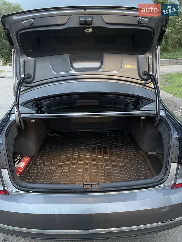 Седан Volkswagen Passat 2016 в Харькове