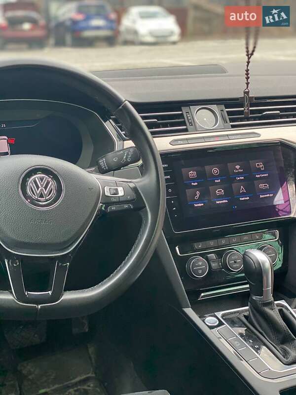 Универсал Volkswagen Passat 2017 в Львове