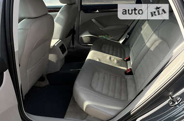 Седан Volkswagen Passat 2012 в Луцке