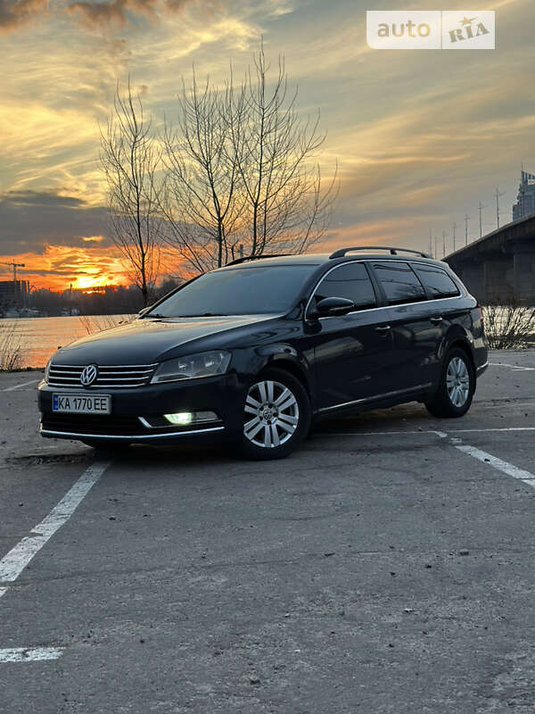 Универсал Volkswagen Passat 2012 в Киеве