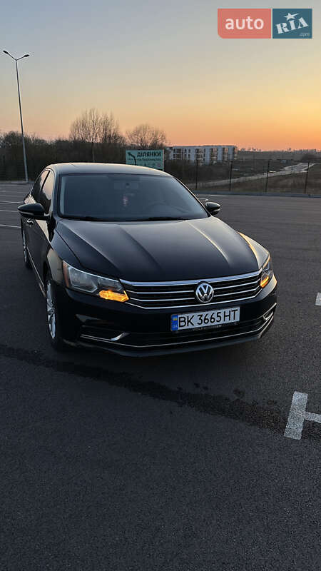 Седан Volkswagen Passat 2015 в Рівному