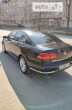 Седан Volkswagen Passat 2011 в Ужгороді