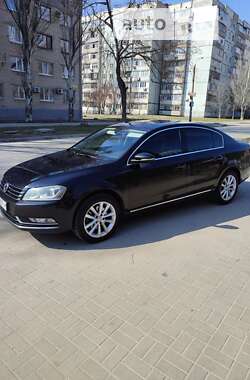 Седан Volkswagen Passat 2011 в Ужгороді