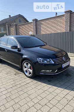 Седан Volkswagen Passat 2011 в Калуші