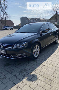 Седан Volkswagen Passat 2011 в Калуші