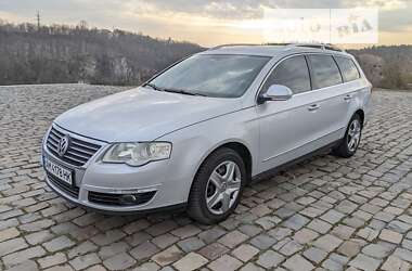 Універсал Volkswagen Passat 2006 в Житомирі