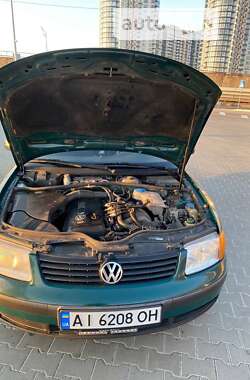 Седан Volkswagen Passat 1997 в Киеве