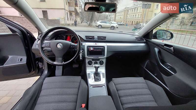 Универсал Volkswagen Passat 2009 в Одессе