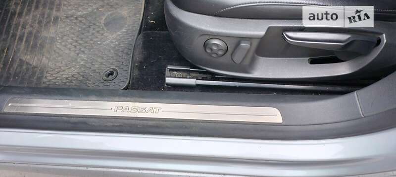 Седан Volkswagen Passat 2012 в Ужгороде