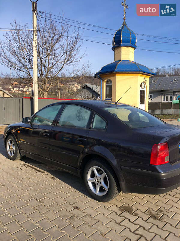 Седан Volkswagen Passat 1998 в Герце
