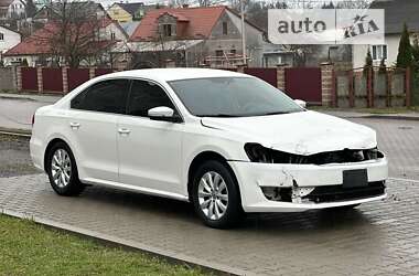 Седан Volkswagen Passat 2014 в Львові