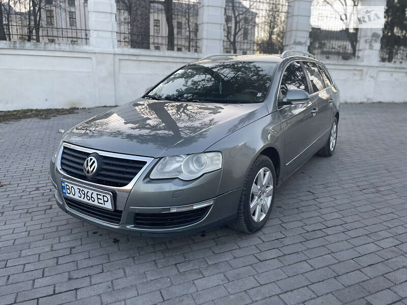 Універсал Volkswagen Passat 2009 в Чернівцях