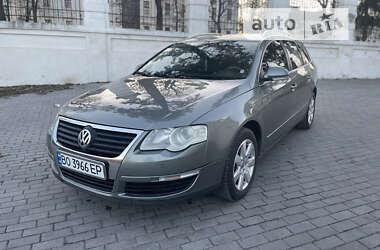 Універсал Volkswagen Passat 2009 в Чернівцях