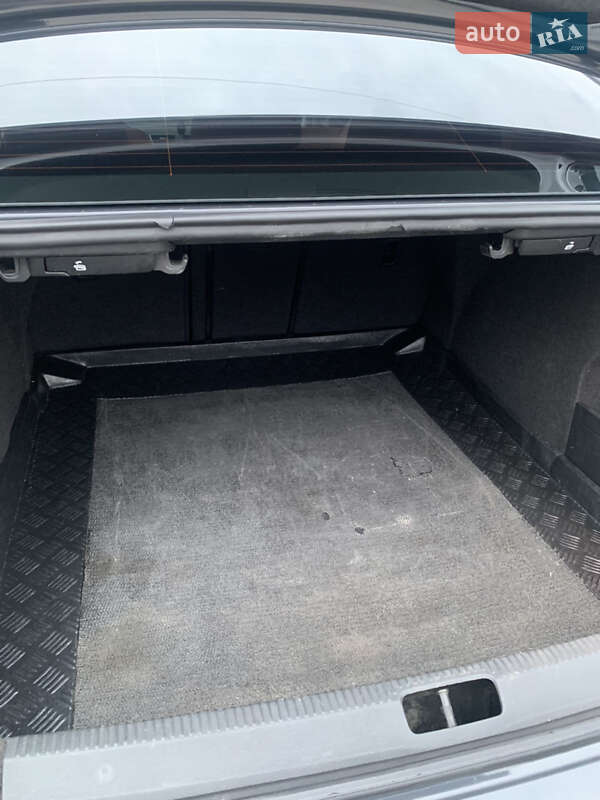 Седан Volkswagen Passat 2011 в Хусте