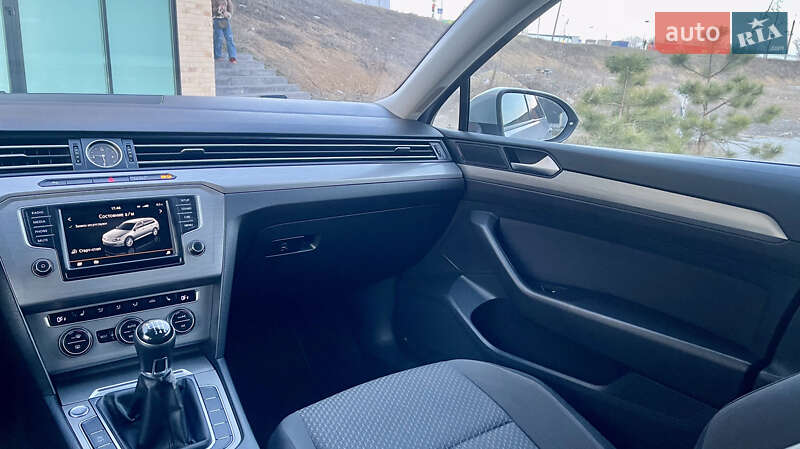 Универсал Volkswagen Passat 2015 в Хмельницком