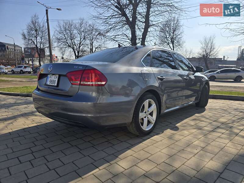Седан Volkswagen Passat 2014 в Ивано-Франковске