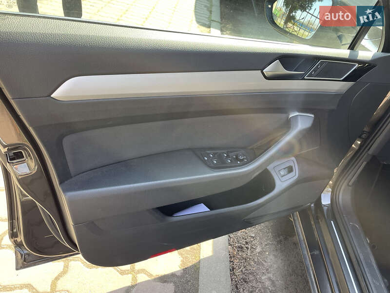 Универсал Volkswagen Passat 2016 в Луцке