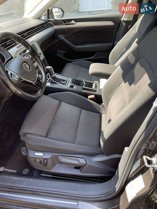 Универсал Volkswagen Passat 2016 в Луцке