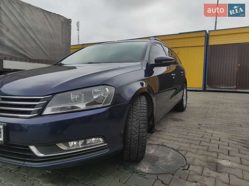 Універсал Volkswagen Passat 2012 в Києві